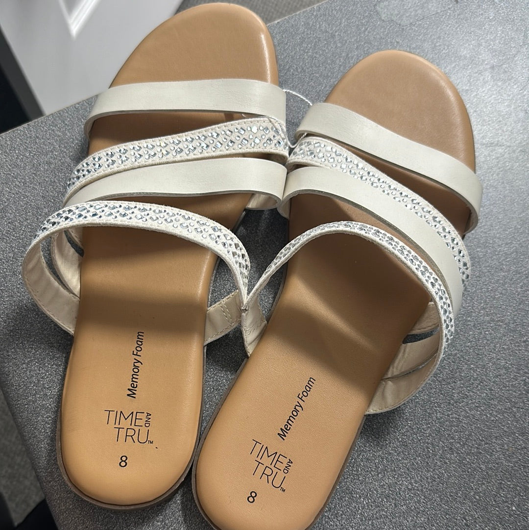 New Cream Sandals      Size 8        (001)