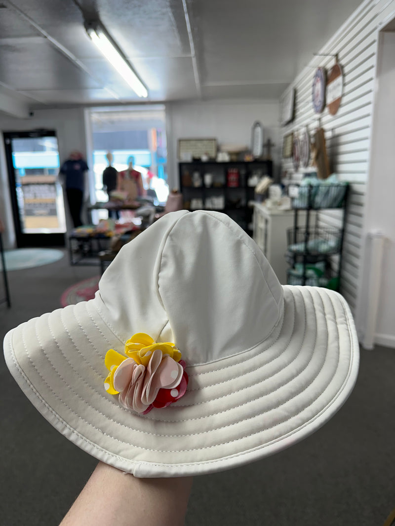 Ruffle Butts White Hat w/Flowers 12M-3T. (006)