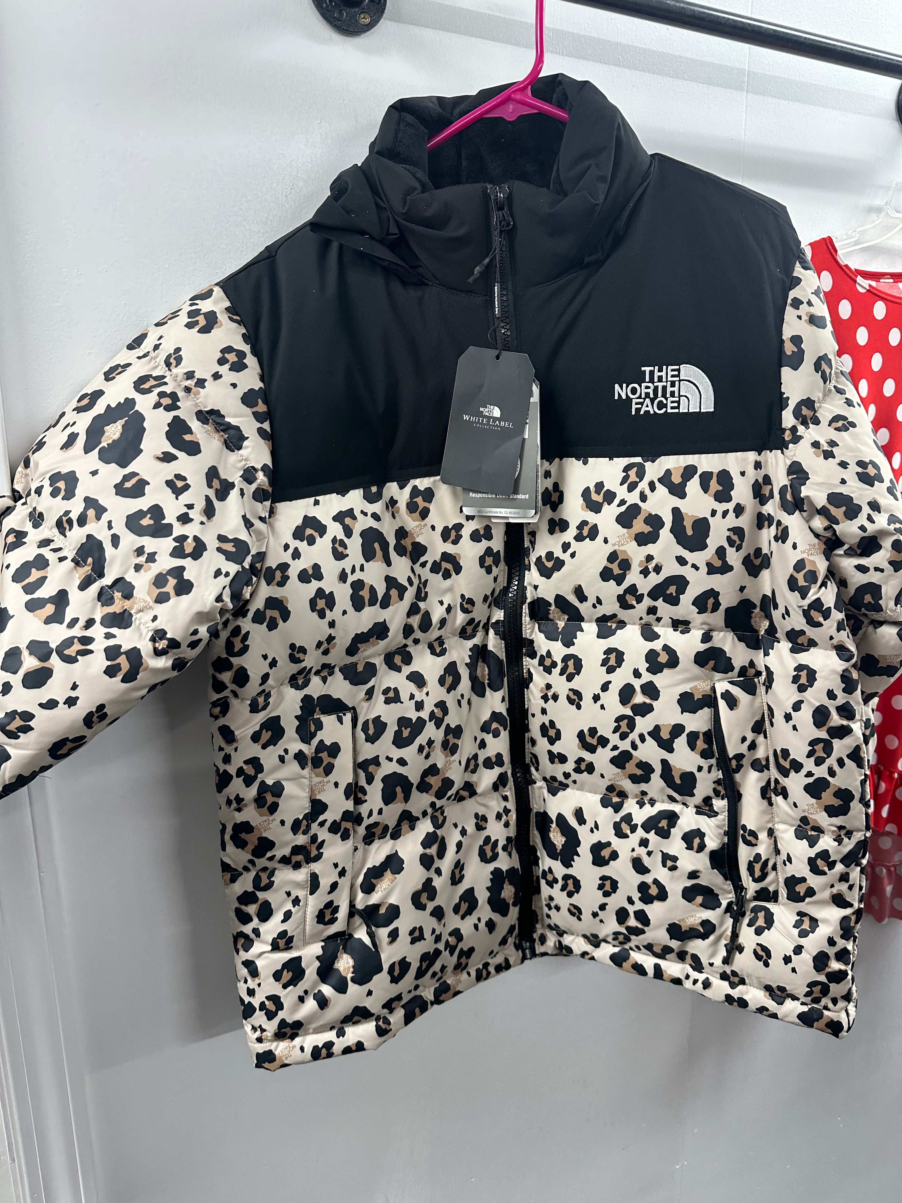 NWT The Northface Leopard Puffer Jacket XL 001