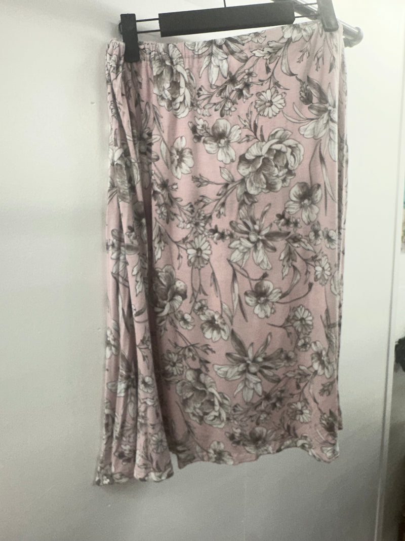 Mauve Floral Skirt     Large    (001)