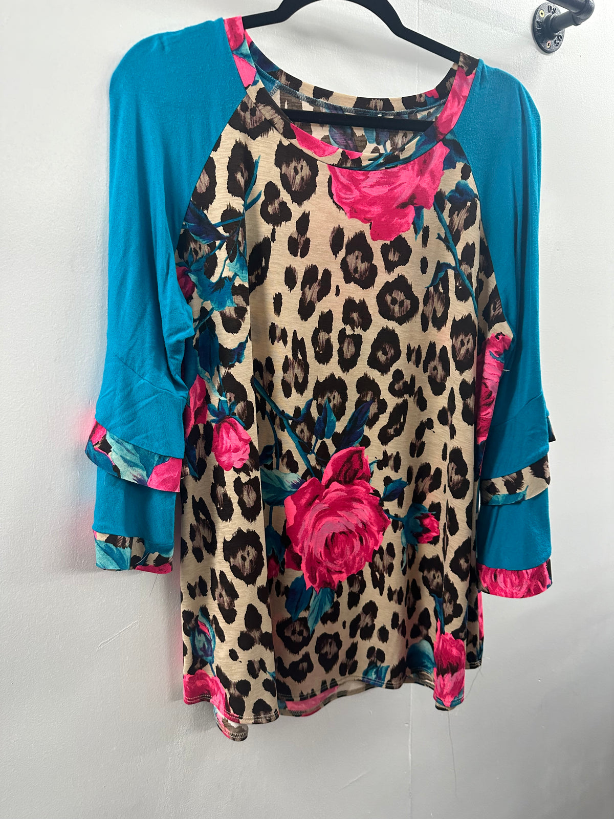 Hot Pink / Blue Leopard/Rose Top    Large     (001)