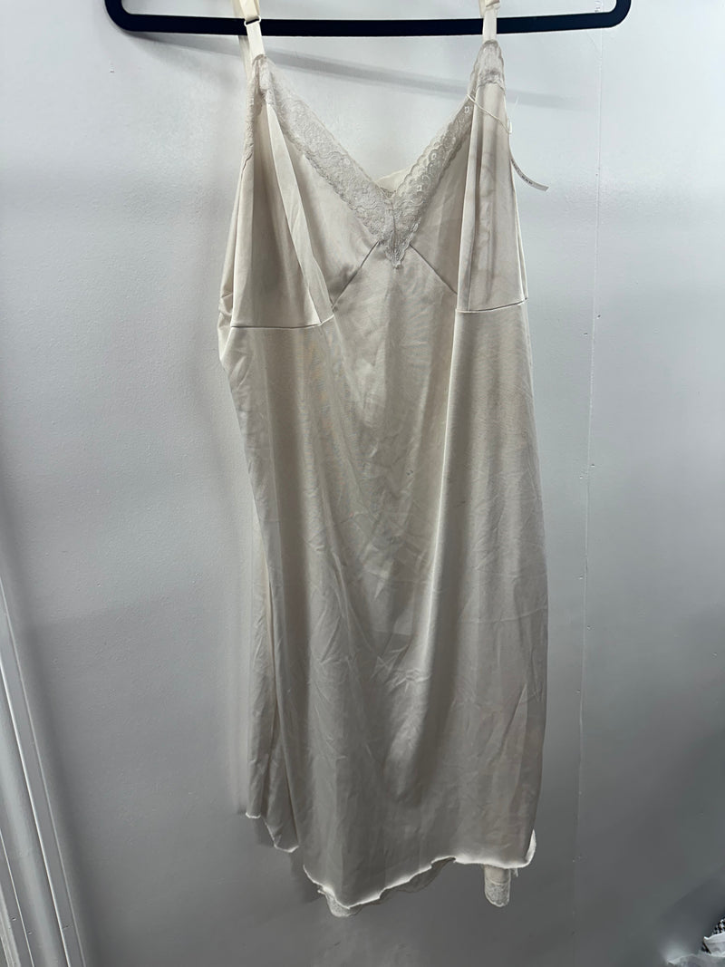 Ladies Dress Slip  Size: 42    (001)