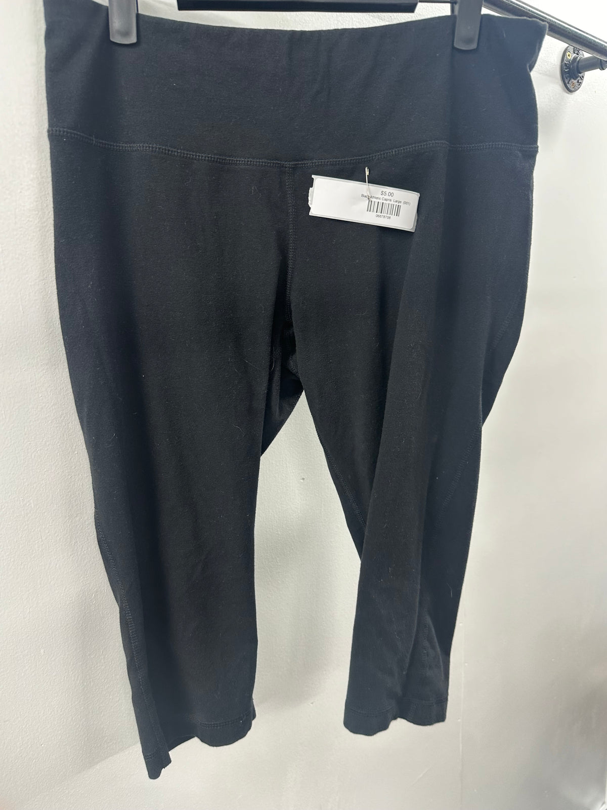 Black Athletic Capris  Large  (001)