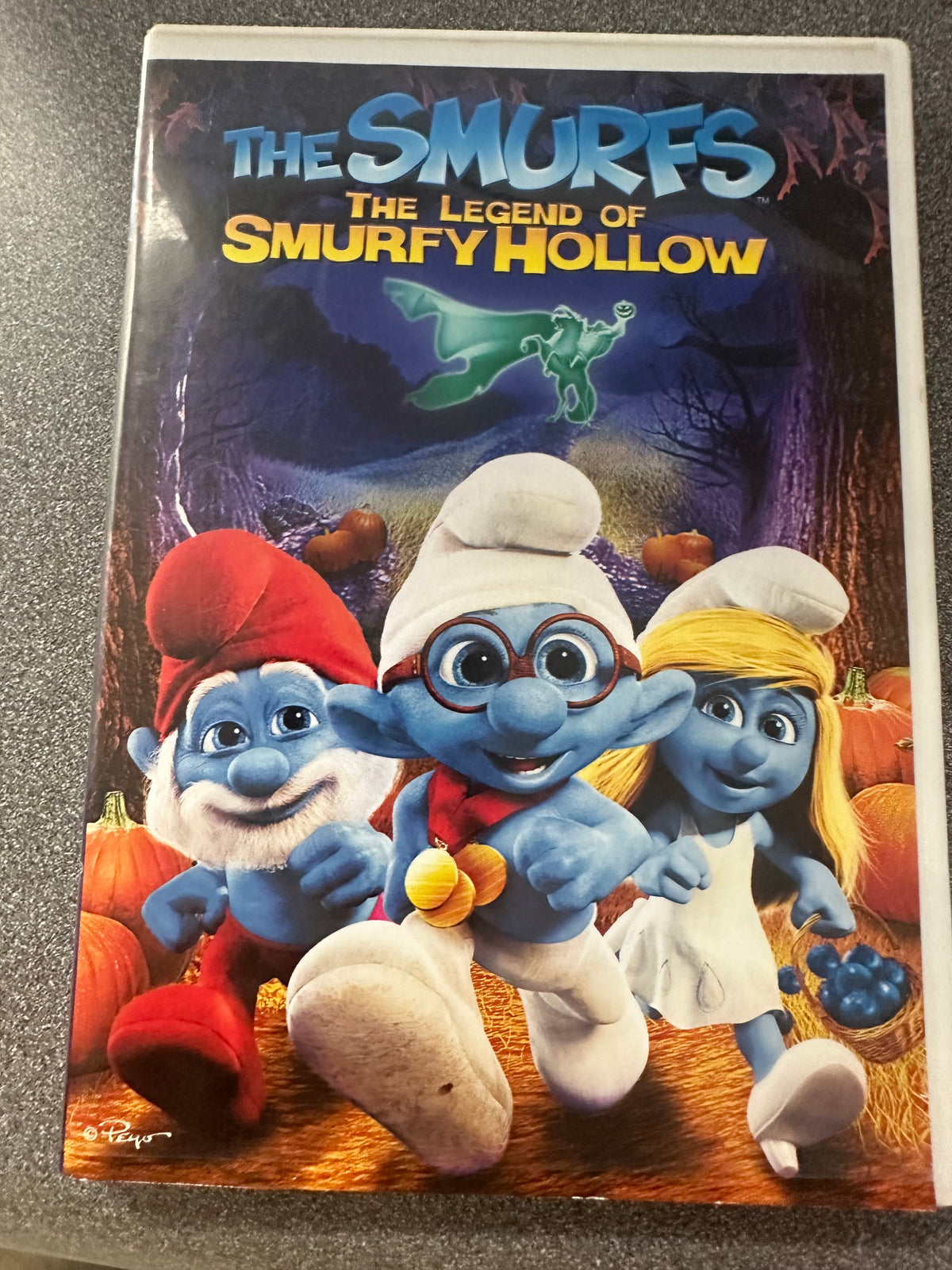 The Smurfs The Legend of Smurfy Hollow DVD   (001)