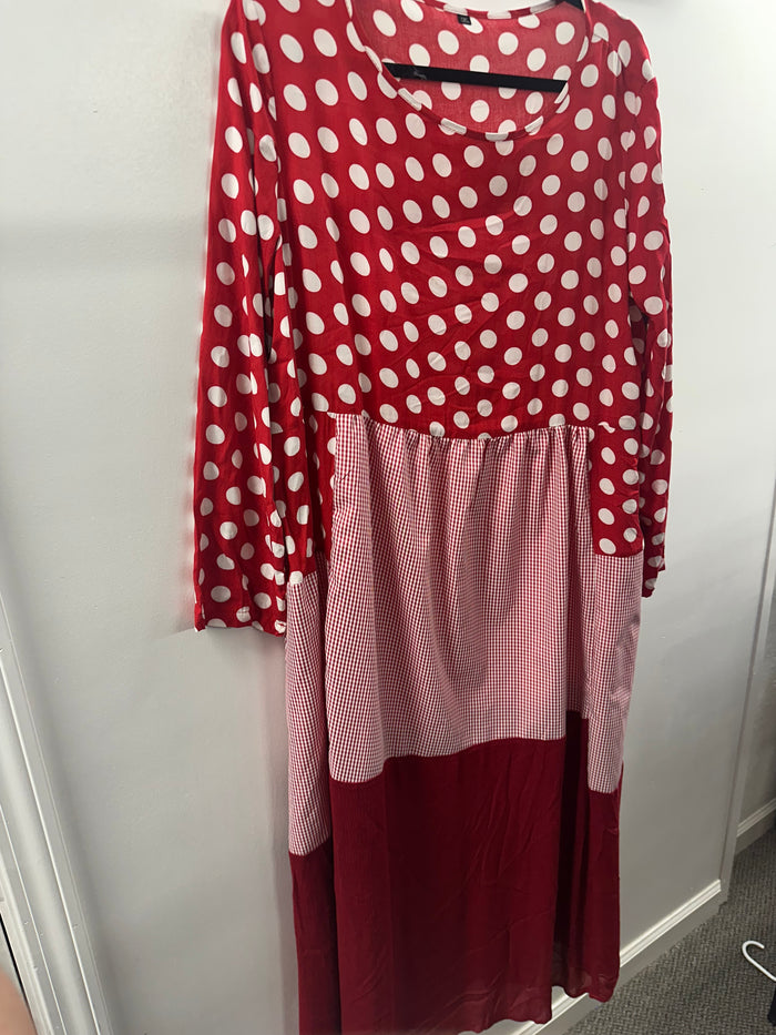 NWOT Red Polka Dot Dress      1X     (001)