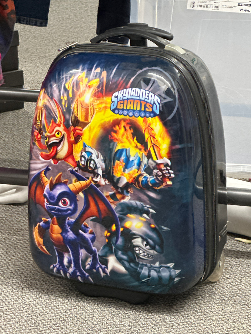 Skylander Giants Suitcase   (011)