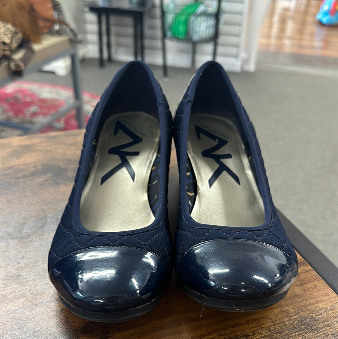 AnneKlein Sport Navy Shoes.   6 1/2     (007)