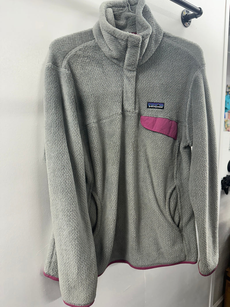 Gray/Pink Patagonia Pullover     Large     (001)