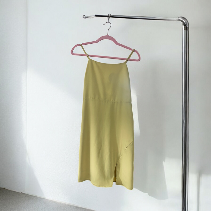 NWT HyFve Yellow Dress. - Large.   (009)