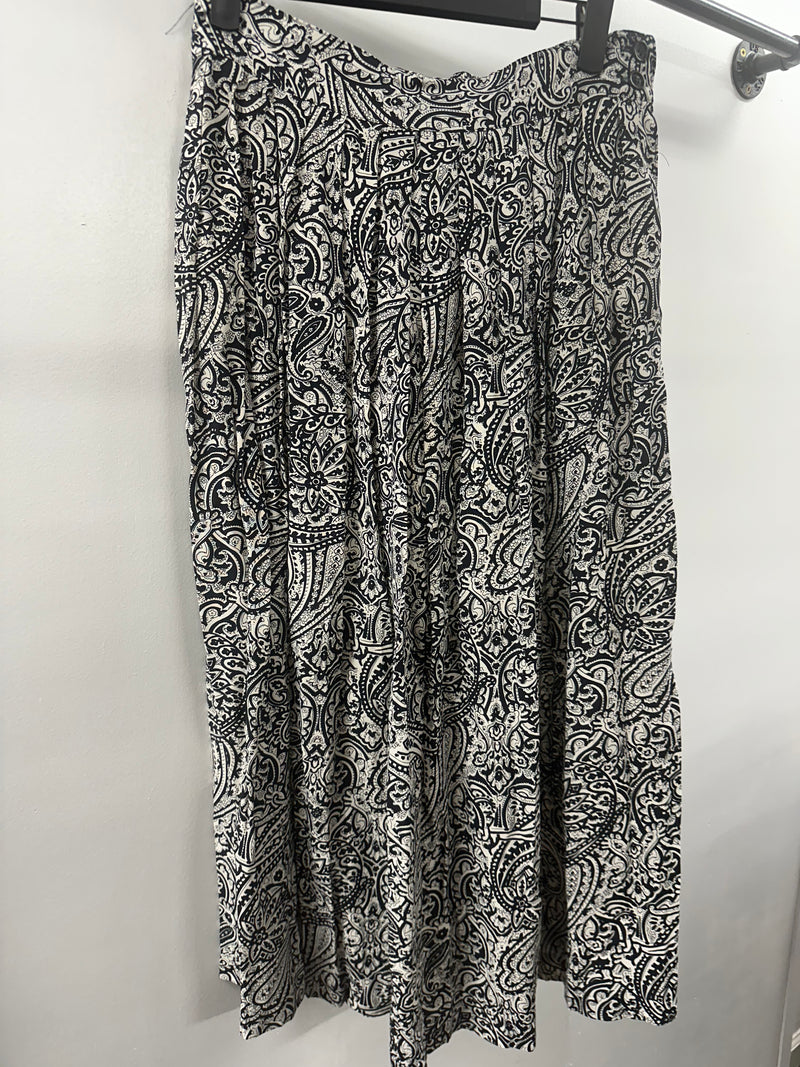 Paisley Skirt   Size: 12  (001)