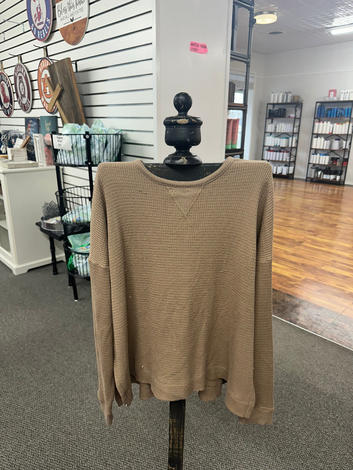 AE Brown Waffle Sweater  Large. (001)