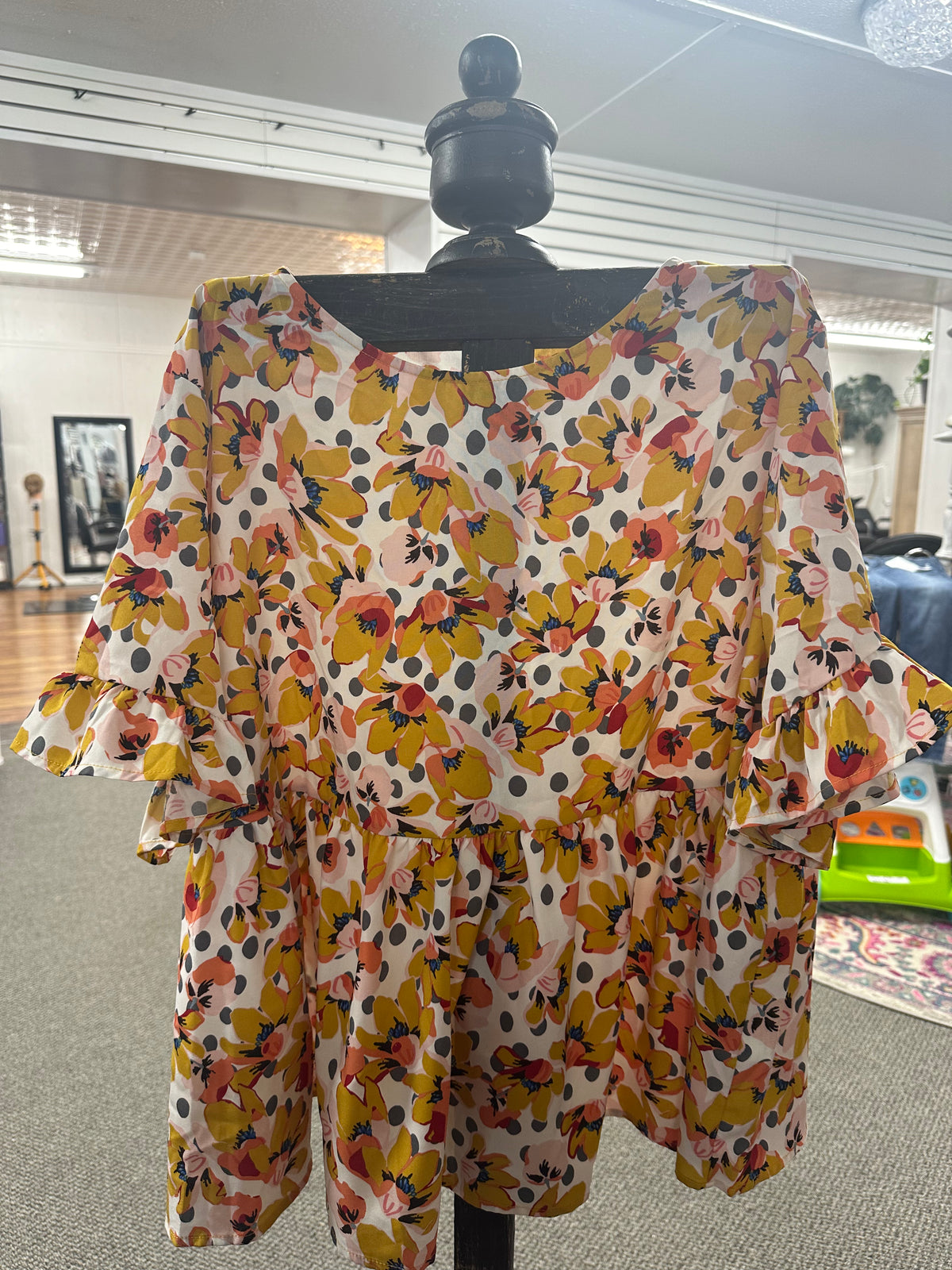 Shein Yellow Floral Top Plus Size. (001)