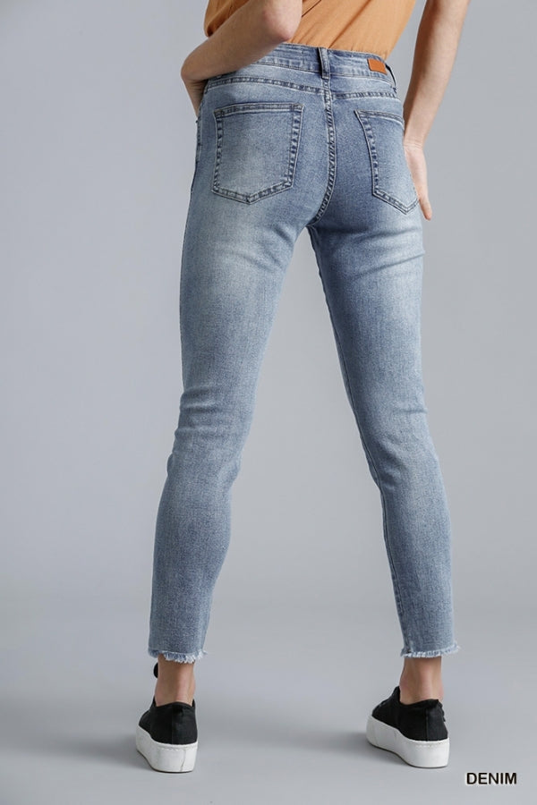 Stretch Skinny Jeans w/ Unfinished Hem